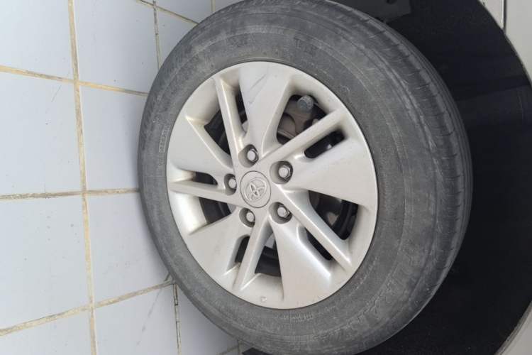 Used Toyota Corolla 2017 1.2T CVT GL Right Rear Wheel Hub