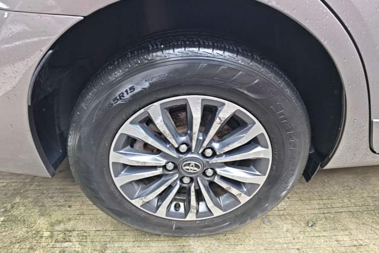 Used Toyota Corolla 2017 Revised Version 1.2T S-CVT GL-i Right Rear Wheel Hub