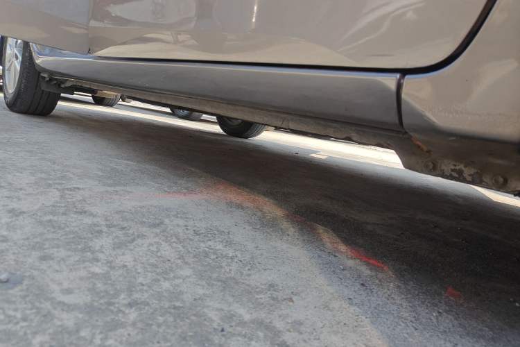 Used Toyota Corolla 2017 Revised Version 1.6L S-CVT GL Right Side Sill