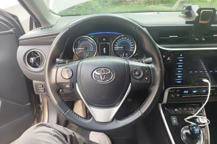 Used Toyota Corolla 2017 Revised Dual-Engine 1.8L E-CVT Elite Edition Steering Wheel