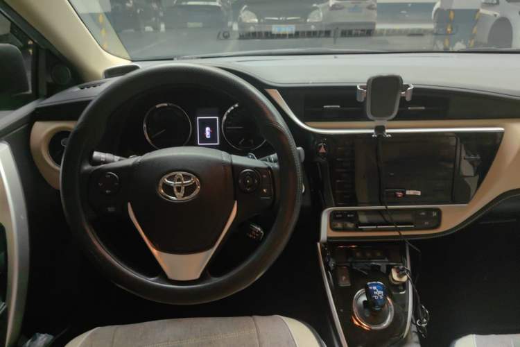 Used Toyota Corolla 2017 Revised Dual-Motor 1.8L E-CVT Pioneer Edition Steering Wheel