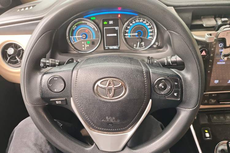Used Toyota Corolla 2017 Revised Dual-Engine 1.8L E-CVT Leading Edition Steering Wheel