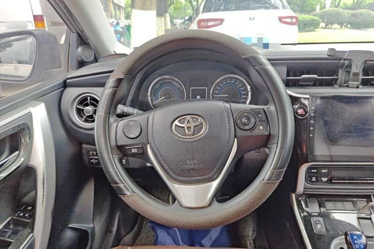Used Toyota Corolla 2017 Revised Dual-Engine 1.8L E-CVT Leading Edition Steering Wheel
