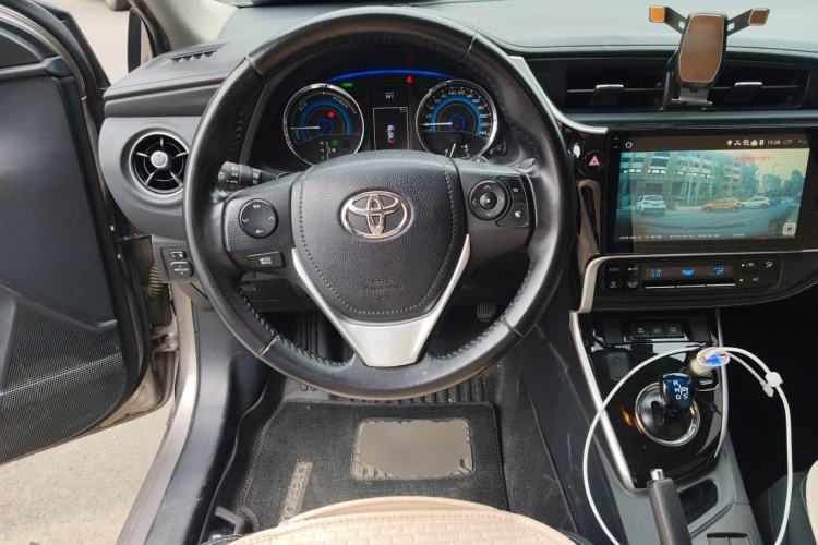 Used Toyota Corolla 2017 Revised Dual-Engine 1.8L E-CVT Elite Edition Steering Wheel
