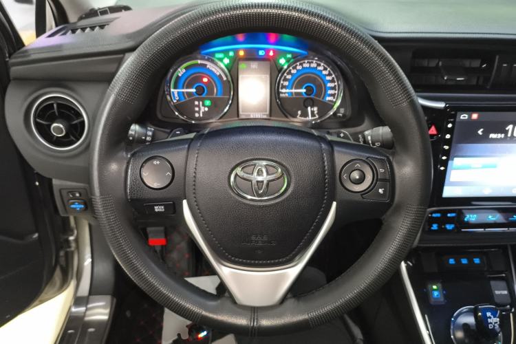 Used Toyota Corolla 2017 Revised Dual-Engine 1.8L E-CVT Leading Edition Steering Wheel