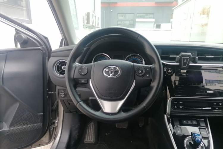Used Toyota Corolla 2017 Revised Dual-Engine 1.8L E-CVT Elite Edition Steering Wheel