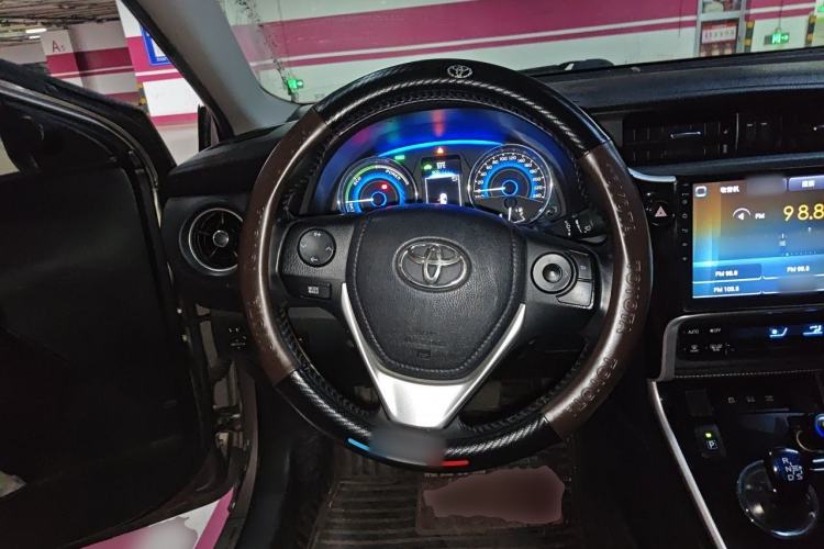 Used Toyota Corolla 2017 Revised Dual-Engine 1.8L E-CVT Elite Edition Steering Wheel
