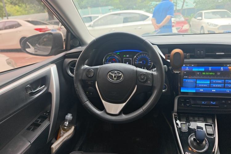 Used Toyota Corolla 2017 Revised Dual-Engine 1.8L E-CVT Elite Edition Steering Wheel