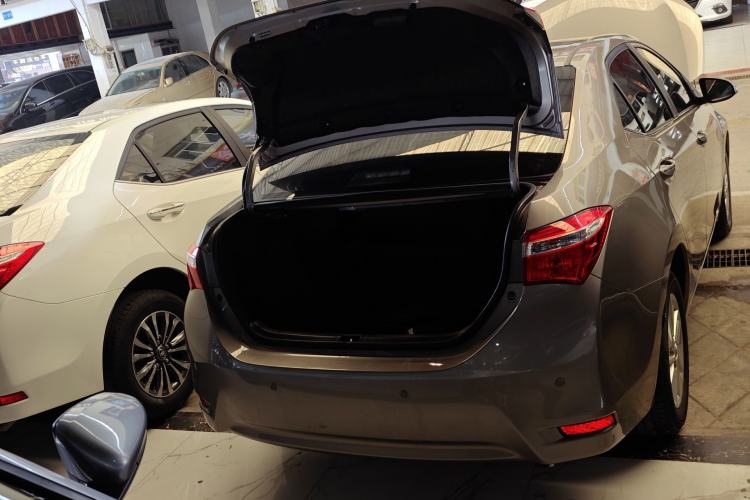 Used Toyota Corolla 2017 1.2T CVT GL Trunk