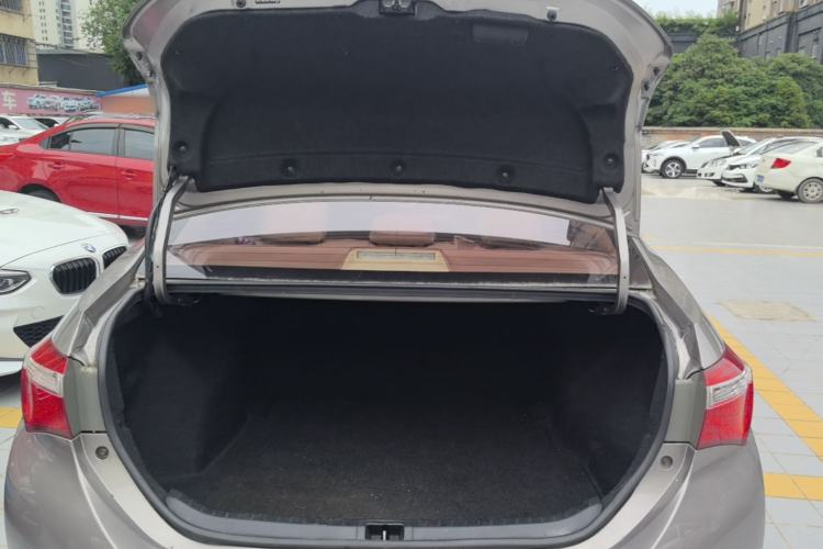 Used Toyota Corolla 2017 1.2T CVT GL Trunk