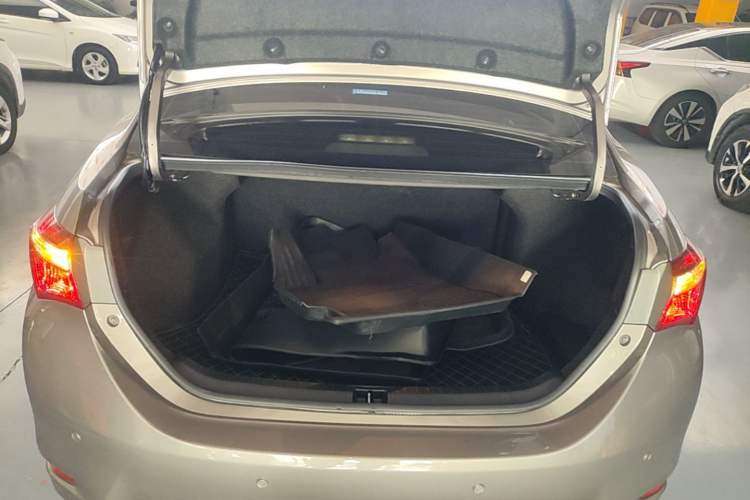 Used Toyota Corolla 2017 Revised Version 1.2T S-CVT GL Trunk