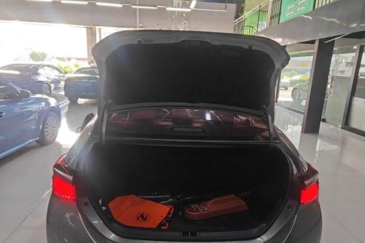 Used Toyota Corolla 2017 Revised Dual-Engine 1.8L E-CVT Leading Edition Trunk