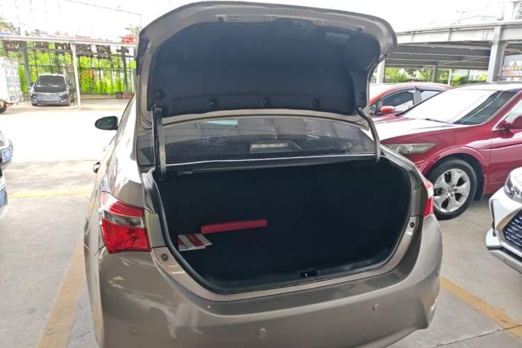 Used Toyota Corolla 2017 Revised Version 1.2T S-CVT GL Trunk