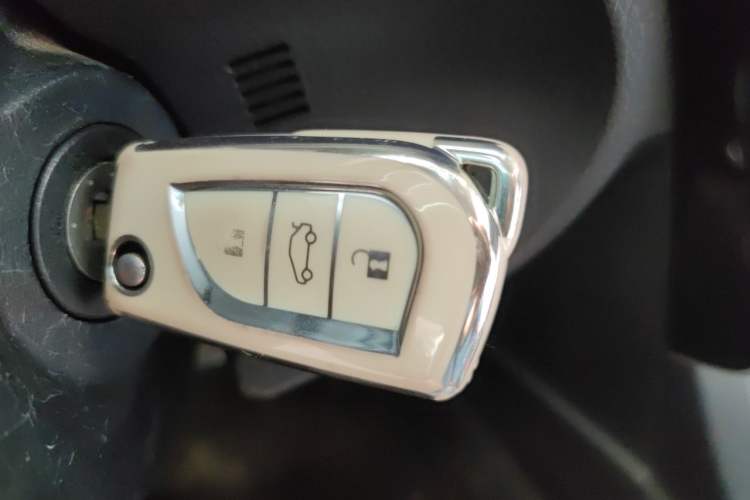 Used Toyota Corolla 2017 Revised Version 1.2T S-CVT GL Vehicle Key