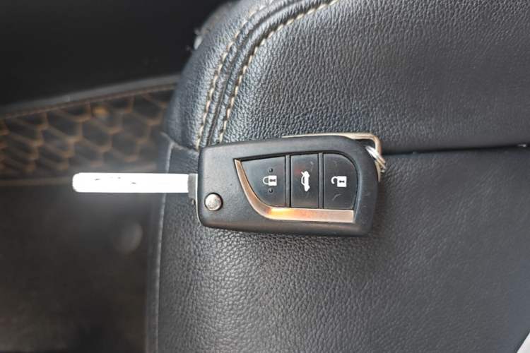 Used Toyota Corolla 2017 Revised Version 1.2T S-CVT GL-i Vehicle Key