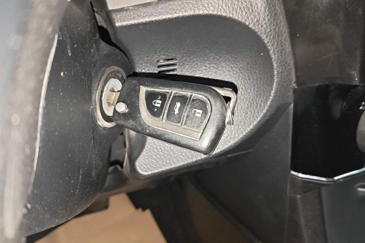 Used Toyota Corolla 2017 Revised Version 1.6L S-CVT GL Vehicle Key
