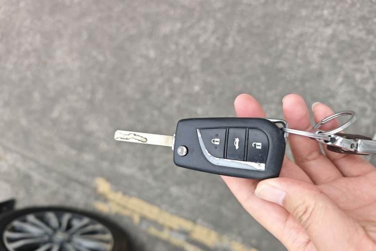 Used Toyota Corolla 2017 Revised Version 1.2T S-CVT GL Vehicle Key