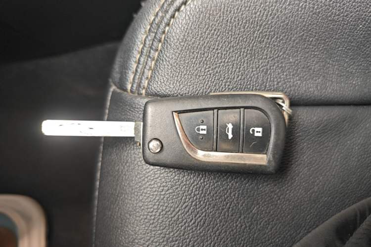 Used Toyota Corolla 2017 Revised Version 1.2T S-CVT GL-i Vehicle Key