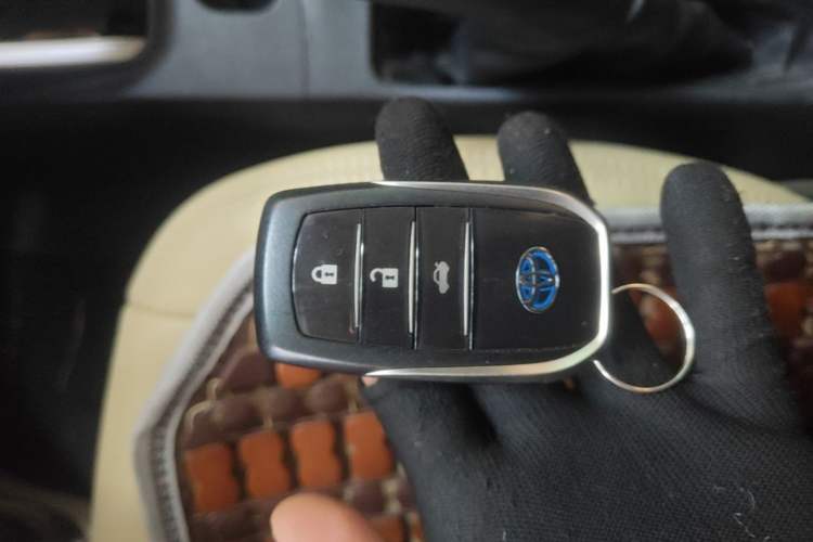 Used Toyota Corolla 2017 Revised Dual-Engine 1.8L E-CVT Leading Edition Vehicle Key