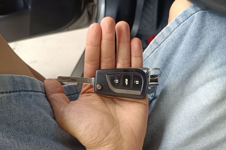 Used Toyota Corolla 2017 1.2T CVT GL Vehicle Key