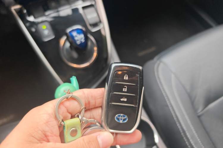 Used Toyota Corolla 2017 Revised Dual-Engine 1.8L E-CVT Elite Edition Vehicle Key