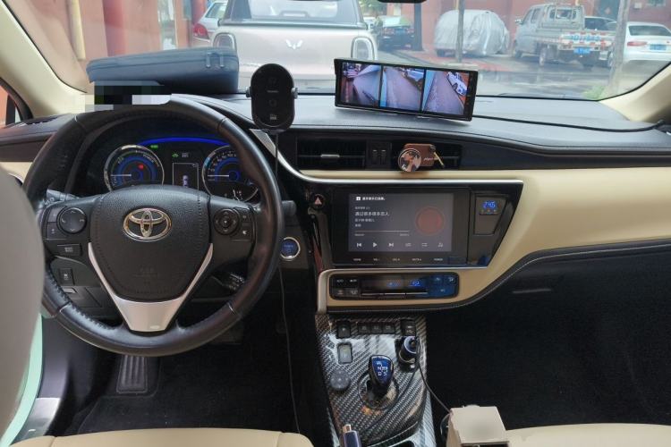 Used Toyota Corolla 2017 Revised Dual-Engine 1.8L E-CVT Flagship Edition Center Console