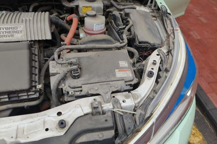 Used Toyota Corolla 2017 Revised Dual-Engine 1.8L E-CVT Flagship Edition Engine Bay Left