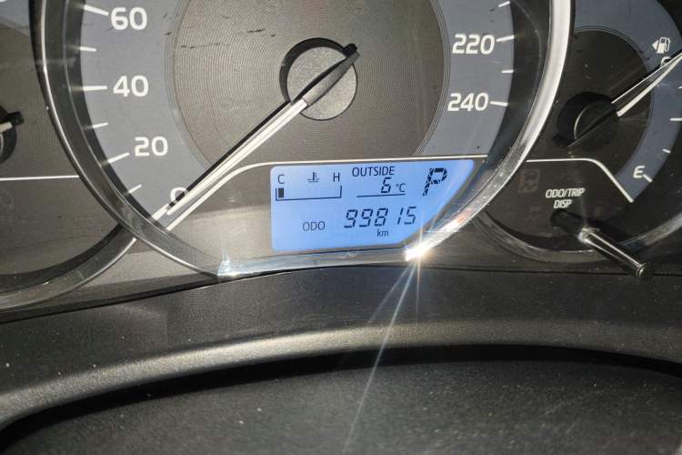 Used Toyota Corolla 2017 Revised Version 1.2T S-CVT GL Odometer Close Up