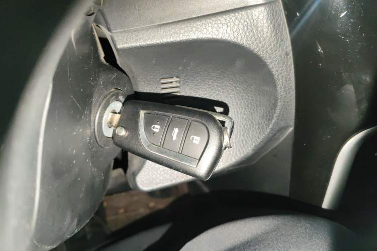 Used Toyota Corolla 2017 Revised Version 1.2T S-CVT GL Vehicle Key