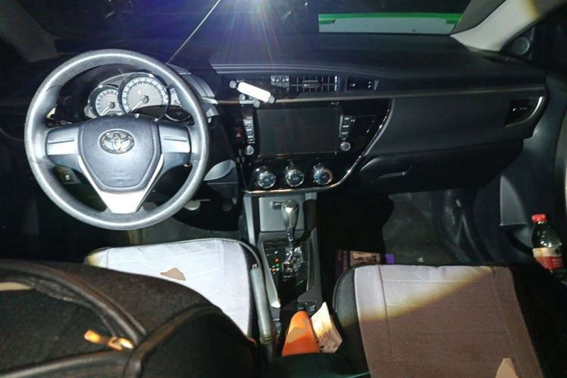 Used Toyota Corolla 2017 Revised Version 1.2T S-CVT GL Center Console