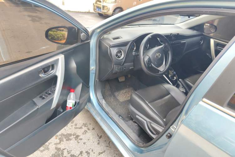 Used Toyota Corolla 2017 Revised Dual-Engine 1.8L E-CVT Leading Edition Driver Seat