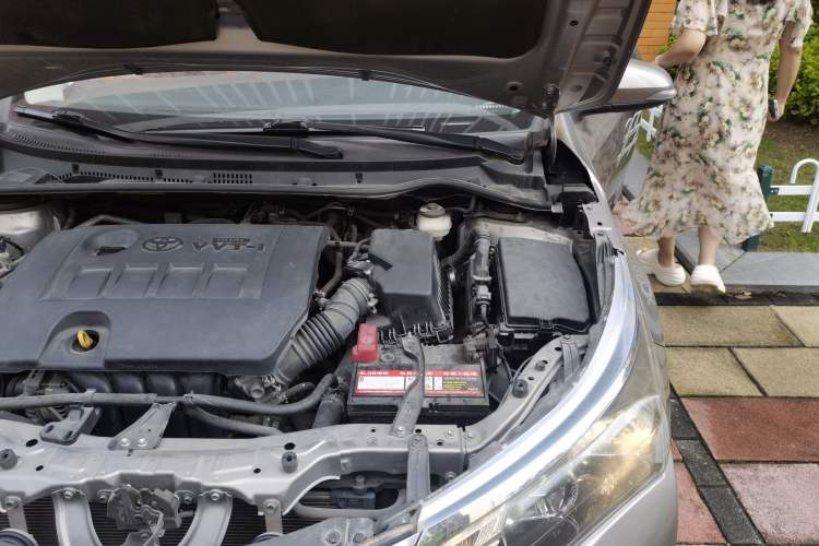 Used Toyota Corolla 2017 1.6L CVT GL Engine Bay Left