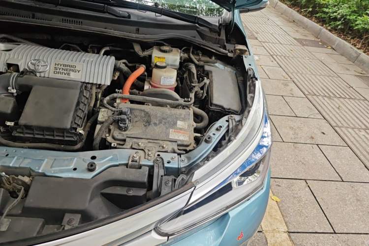 Used Toyota Corolla 2017 Revised Dual-Engine 1.8L E-CVT Elite Edition Engine Bay Left