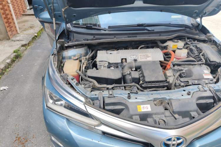 Used Toyota Corolla 2017 Revised Dual-Engine 1.8L E-CVT Leading Edition Engine Bay Right