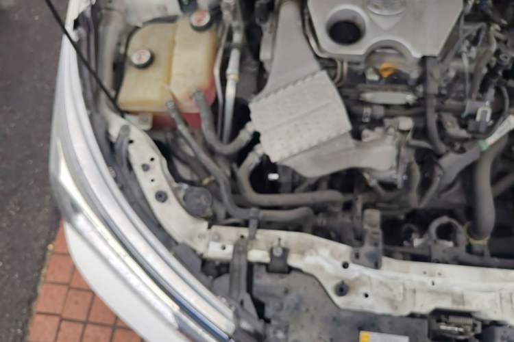Used Toyota Corolla 2017 Revised Version 1.2T S-CVT GL Engine Bay Right