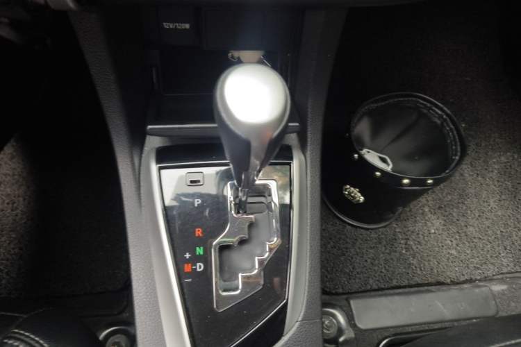 Used Toyota Corolla 2017 Revised Version 1.2T S-CVT GL Gear Lever