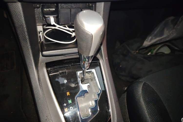 Used Toyota Corolla 2017 Revised Version 1.2T S-CVT GL-i Gear Lever