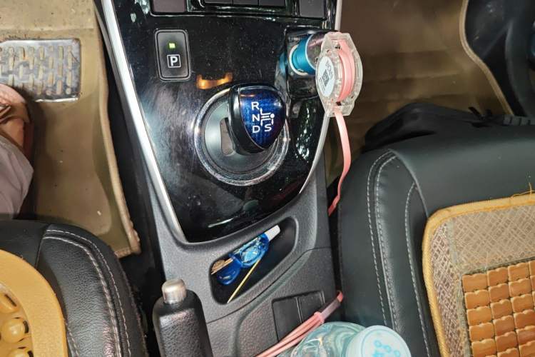 Used Toyota Corolla 2017 Revised Dual-Engine 1.8L E-CVT Elite Edition Gear Lever