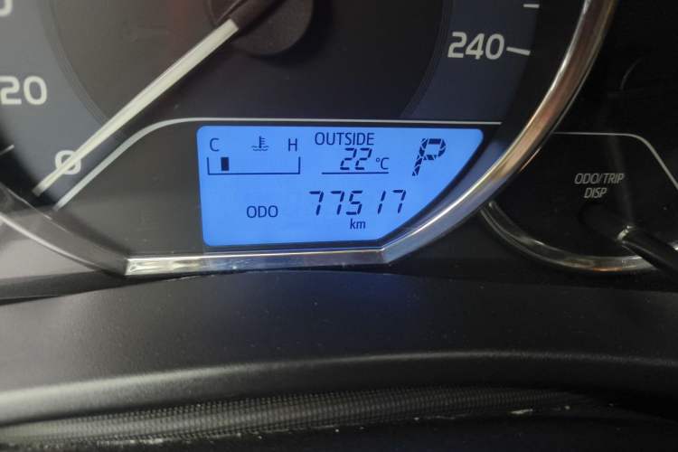 Used Toyota Corolla 2017 Revised Version 1.2T S-CVT GL Odometer Close Up