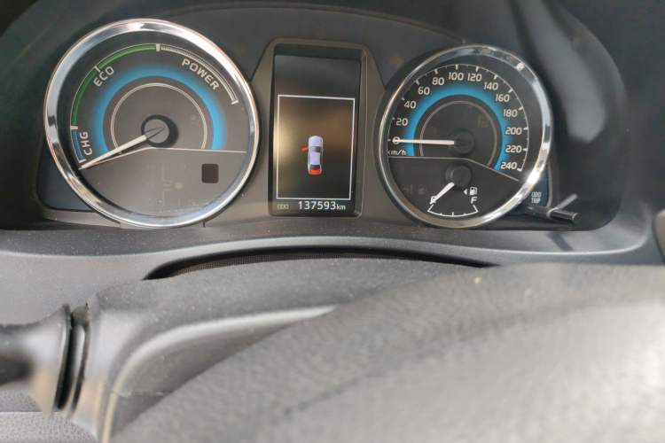 Used Toyota Corolla 2017 Revised Dual-Engine 1.8L E-CVT Leading Edition Odometer Close Up