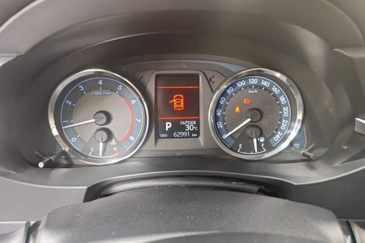 Used Toyota Corolla 2017 1.2T CVT GL-i Odometer Close Up