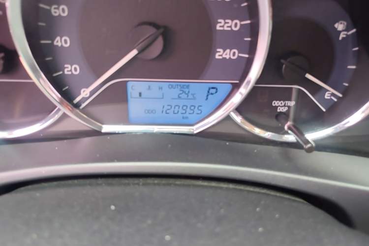Used Toyota Corolla 2017 Revised Version 1.2T S-CVT GL Odometer Close Up