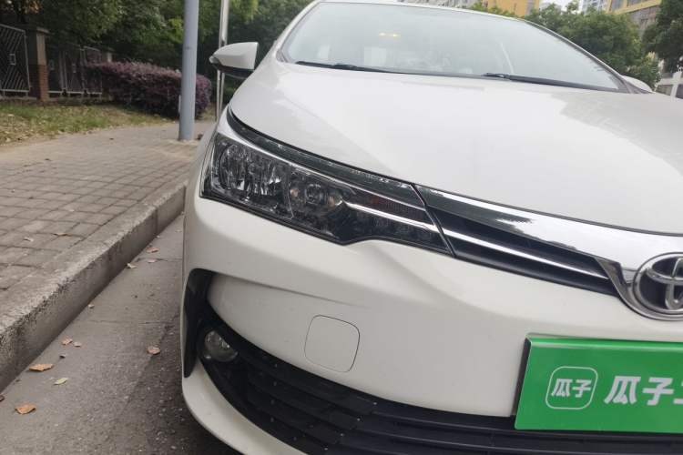 Used Toyota Corolla 2017 Revised Version 1.2T S-CVT GL Right Front Headlight