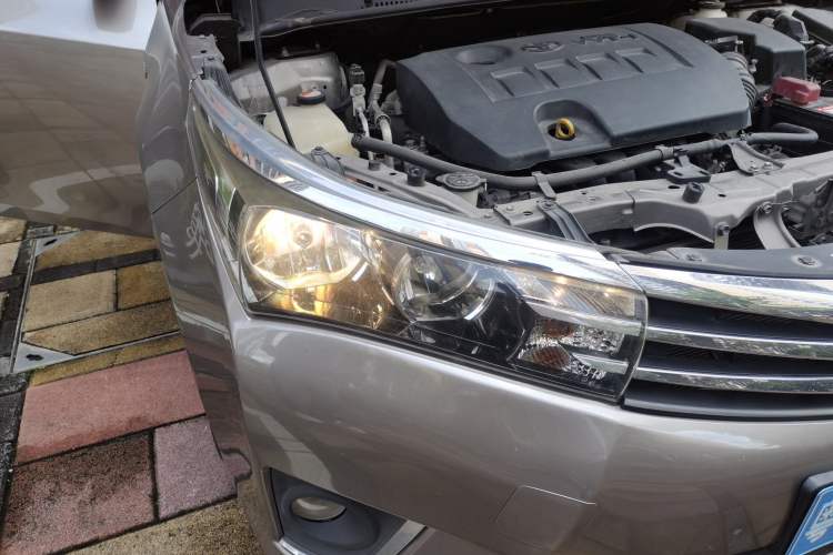 Used Toyota Corolla 2017 1.6L CVT GL Right Front Headlight
