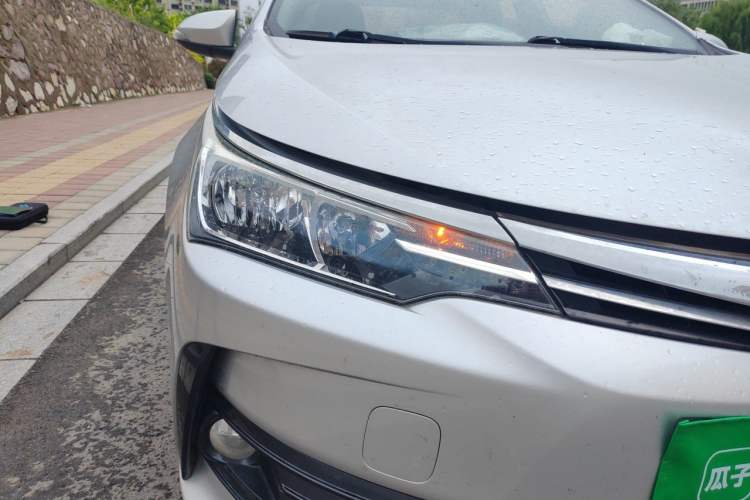 Used Toyota Corolla 2017 Revised Version 1.2T S-CVT GL-i Right Front Headlight