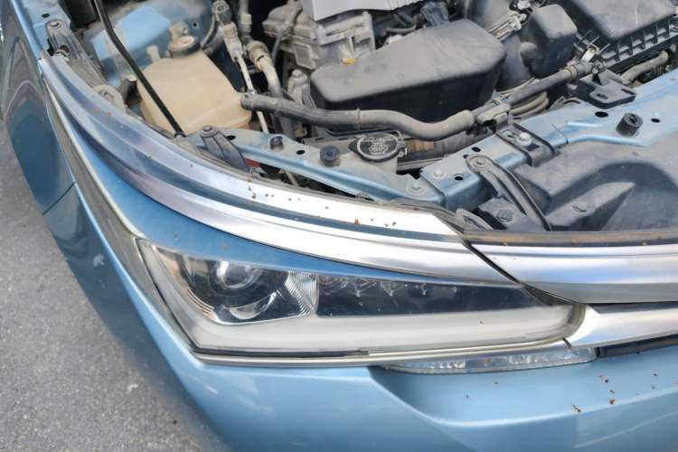 Used Toyota Corolla 2017 Revised Dual-Engine 1.8L E-CVT Leading Edition Right Front Headlight