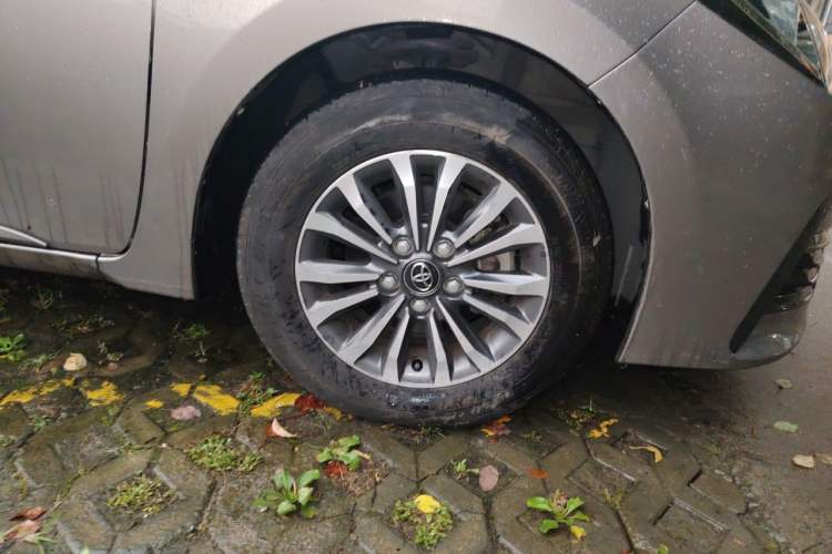 Used Toyota Corolla 2017 Revised Version 1.2T S-CVT GL-i Right Front Wheel Hub