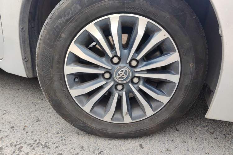 Used Toyota Corolla 2017 Revised Version 1.2T S-CVT GL-i Right Front Wheel Hub