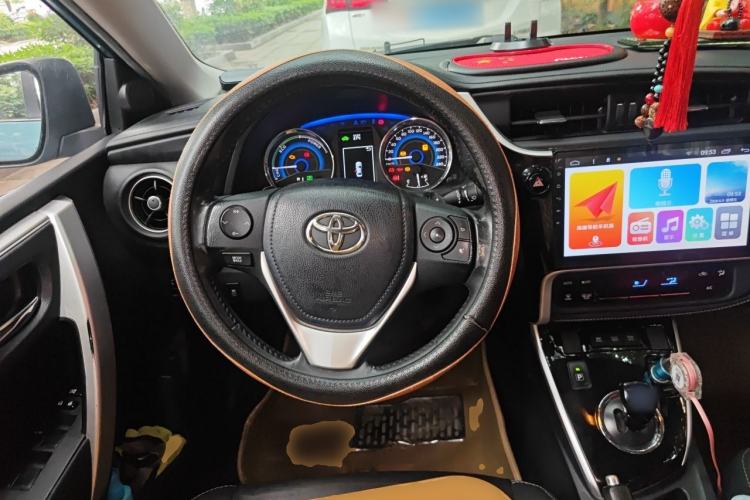 Used Toyota Corolla 2017 Revised Dual-Engine 1.8L E-CVT Elite Edition Steering Wheel