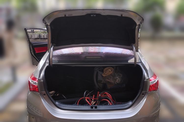 Used Toyota Corolla 2017 1.6L CVT GL Trunk